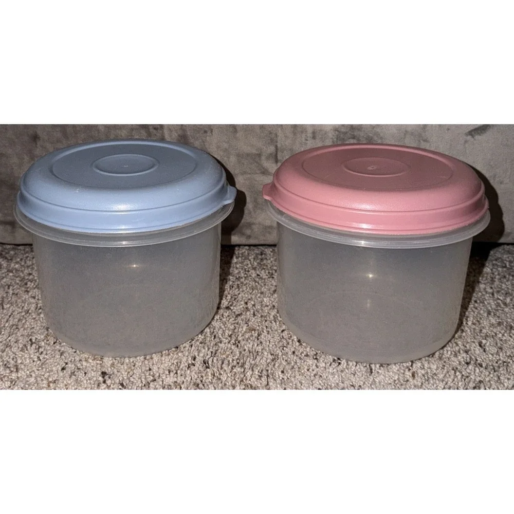 Vintage Rubbermaid Servin' Saver #8 Round 6 Cups Container Country Blue/Pink Lid